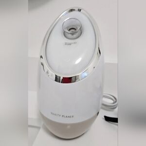 Vanity Planet Aira Ionic Facial Steamer in White and Silver